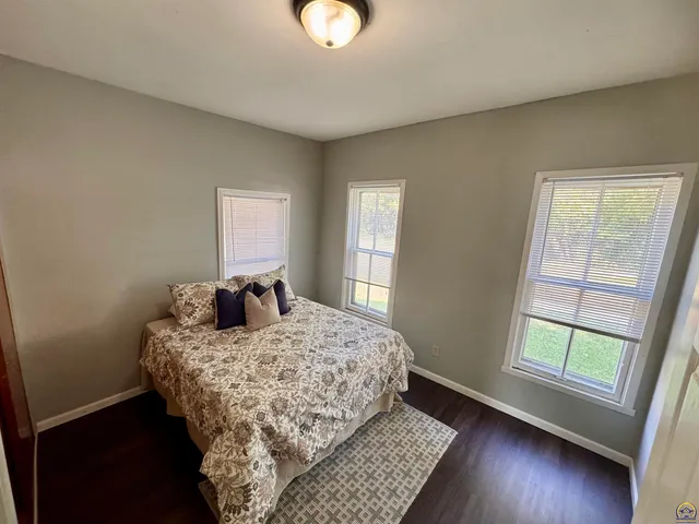 $74,900 | 200 Southwest Orchard Street, Topeka, KS 66606