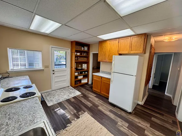 $74,900 | 200 Southwest Orchard Street, Topeka, KS 66606