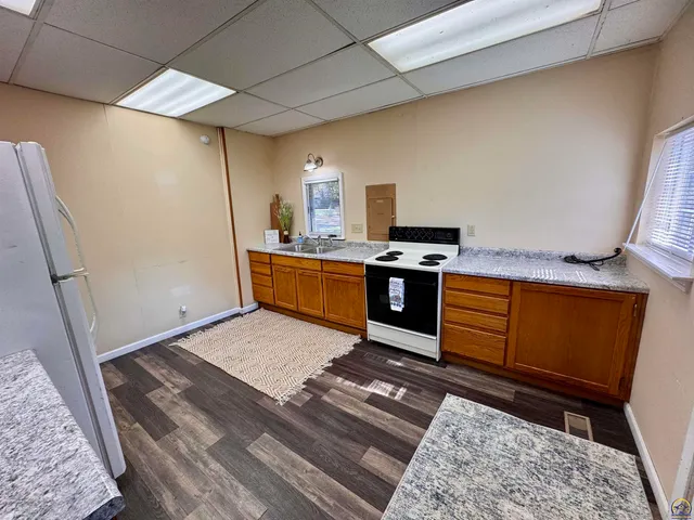 $74,900 | 200 Southwest Orchard Street, Topeka, KS 66606