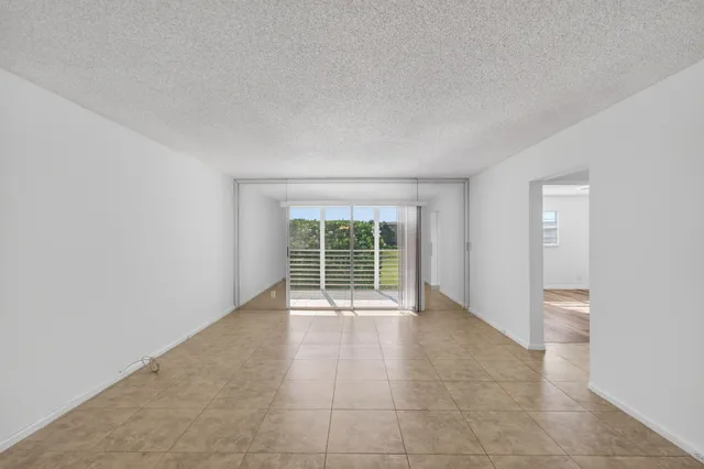 $2,000 | 3502 Bimini Lane, Unit D2, Pompano Beach, FL 33066