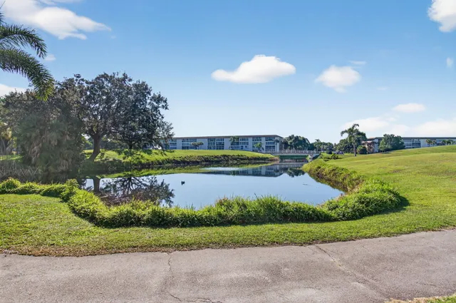 $2,000 | 3502 Bimini Lane, Unit D2, Pompano Beach, FL 33066