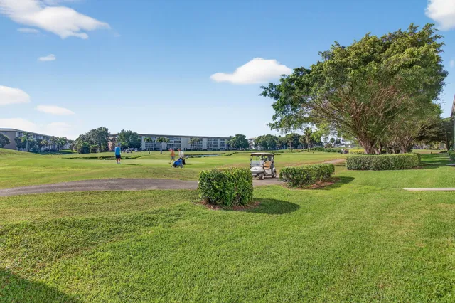 $2,000 | 3502 Bimini Lane, Unit D2, Pompano Beach, FL 33066