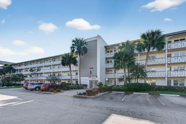 $2,000 | 3502 Bimini Lane, Unit D2, Pompano Beach, FL 33066