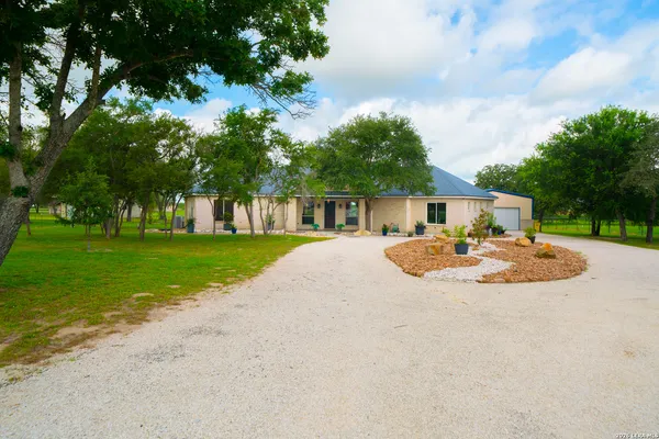 $499,900 | 120 County Road 6867, Natalia, TX 78059