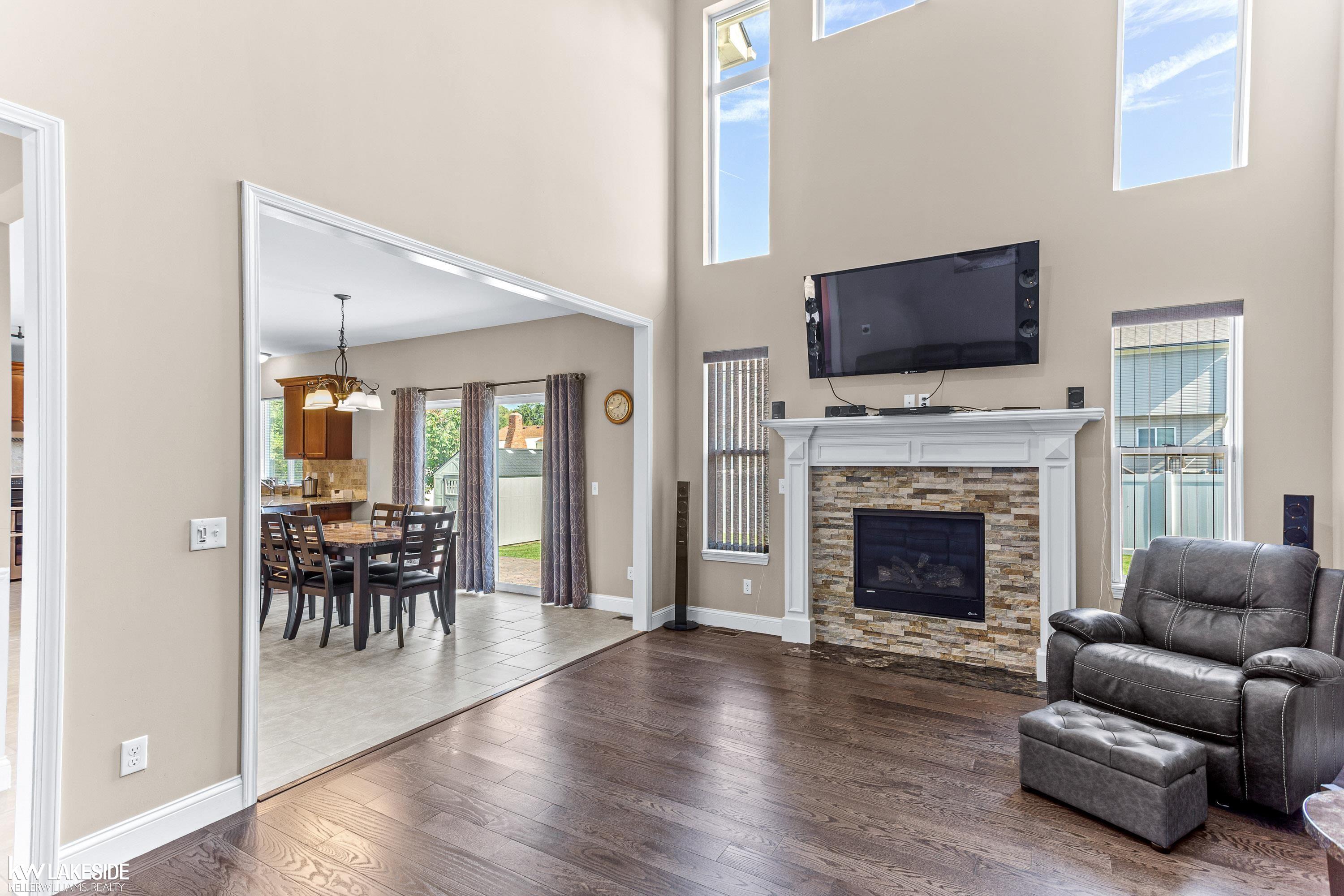 2919 Dearborn Avenue Rochester, MI 48309 - Photo 10 of 40 Hardwood floors