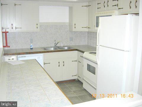 788 South Cedar Street Lititz, PA 17543 - Photo 3 of 6 Gallery Image 3