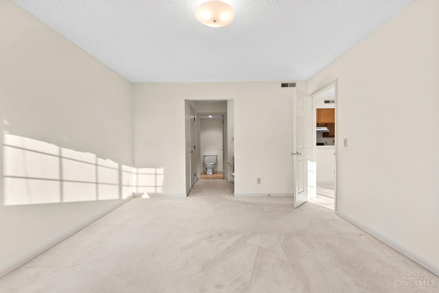 3547 Jessup Road, Unit 1A Cincinnati, OH 45239 - Photo 29 of 46
