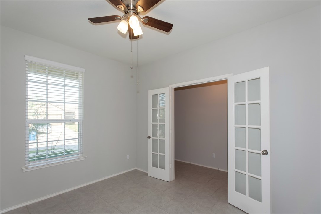 163 Palm Drive Buda, TX 78610 - Photo 3 of 33