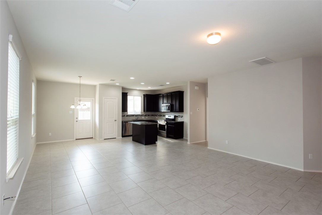 163 Palm Drive Buda, TX 78610 - Photo 4 of 33