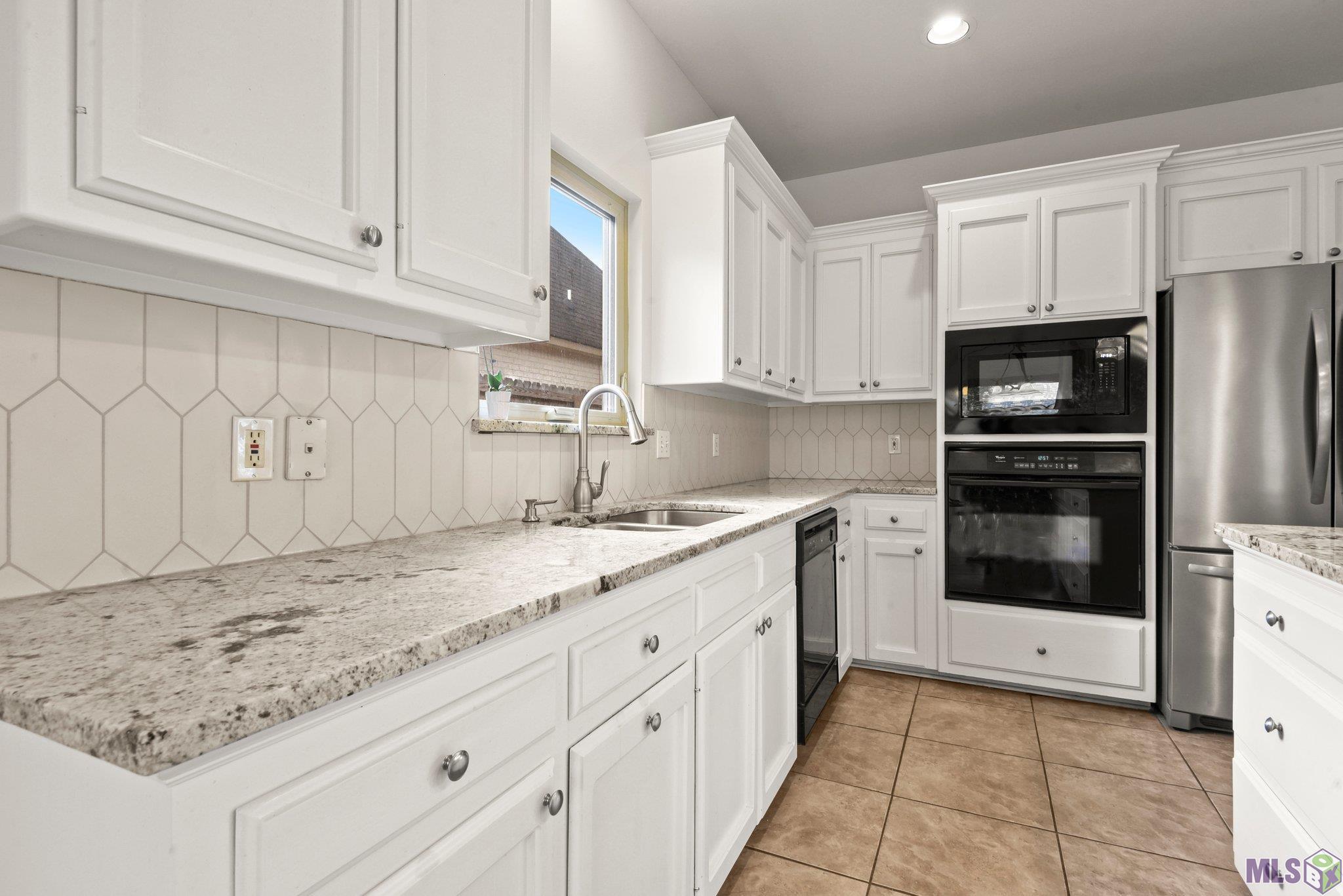 10528 Springpark Avenue Baton Rouge, LA 70810 - Photo 10 of 25