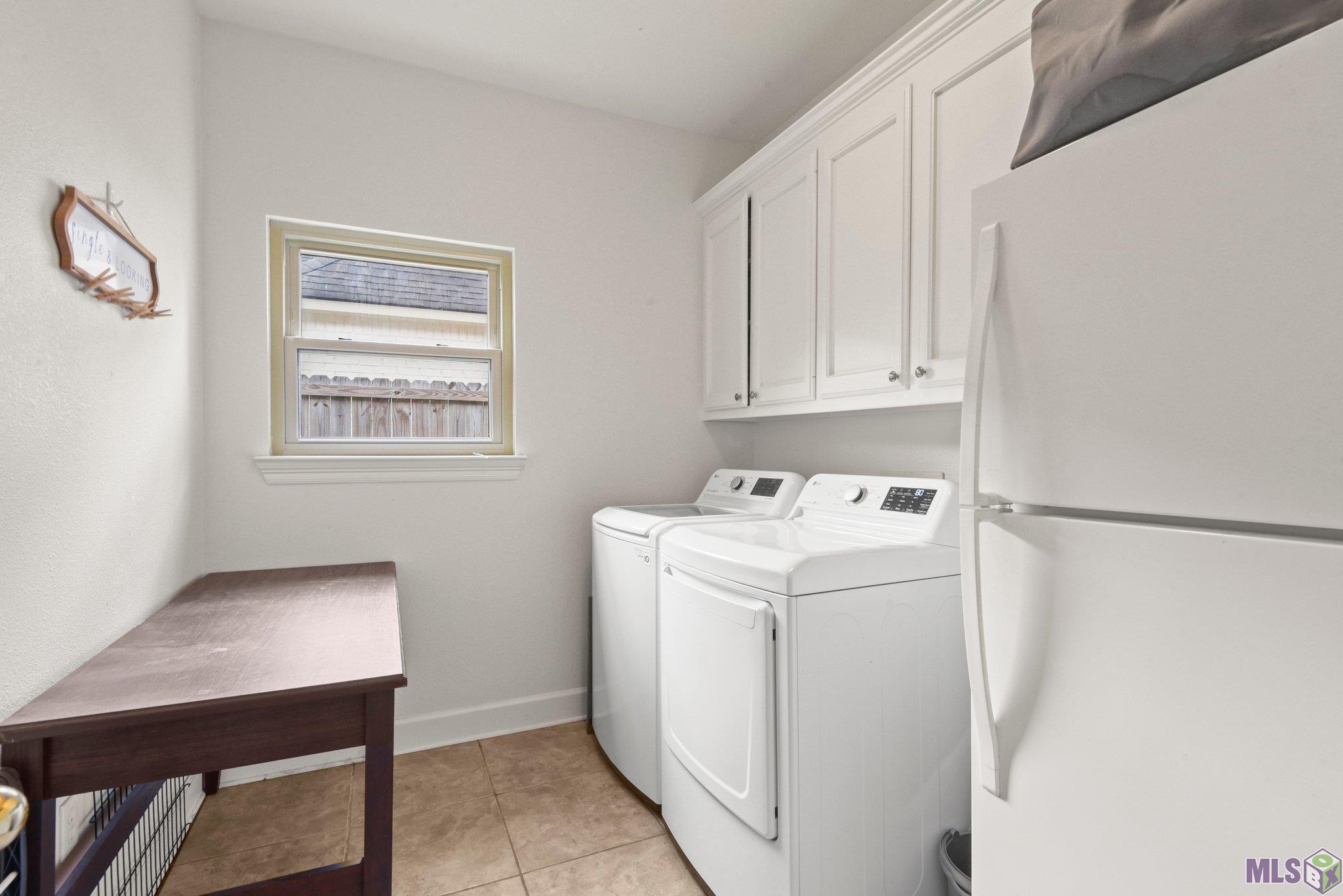 10528 Springpark Avenue Baton Rouge, LA 70810 - Photo 13 of 25 Laundry Room