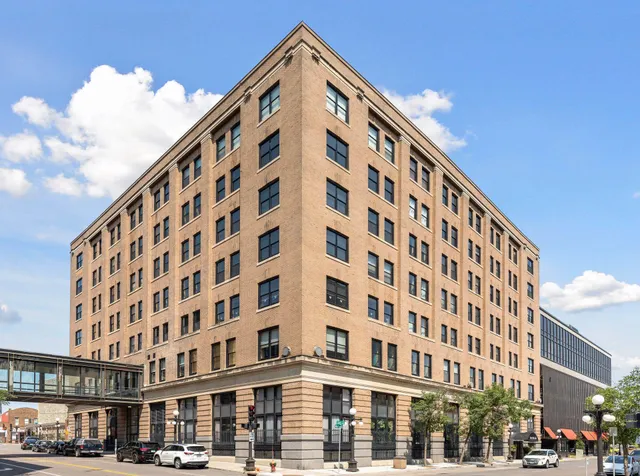 $825,000 | 406 Wacouta Street, Unit 412, St. Paul, MN 55101