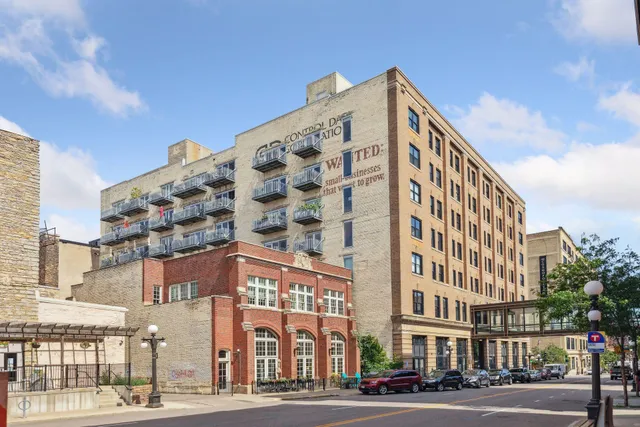 $825,000 | 406 Wacouta Street, Unit 412, St. Paul, MN 55101