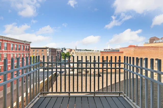 $825,000 | 406 Wacouta Street, Unit 412, St. Paul, MN 55101