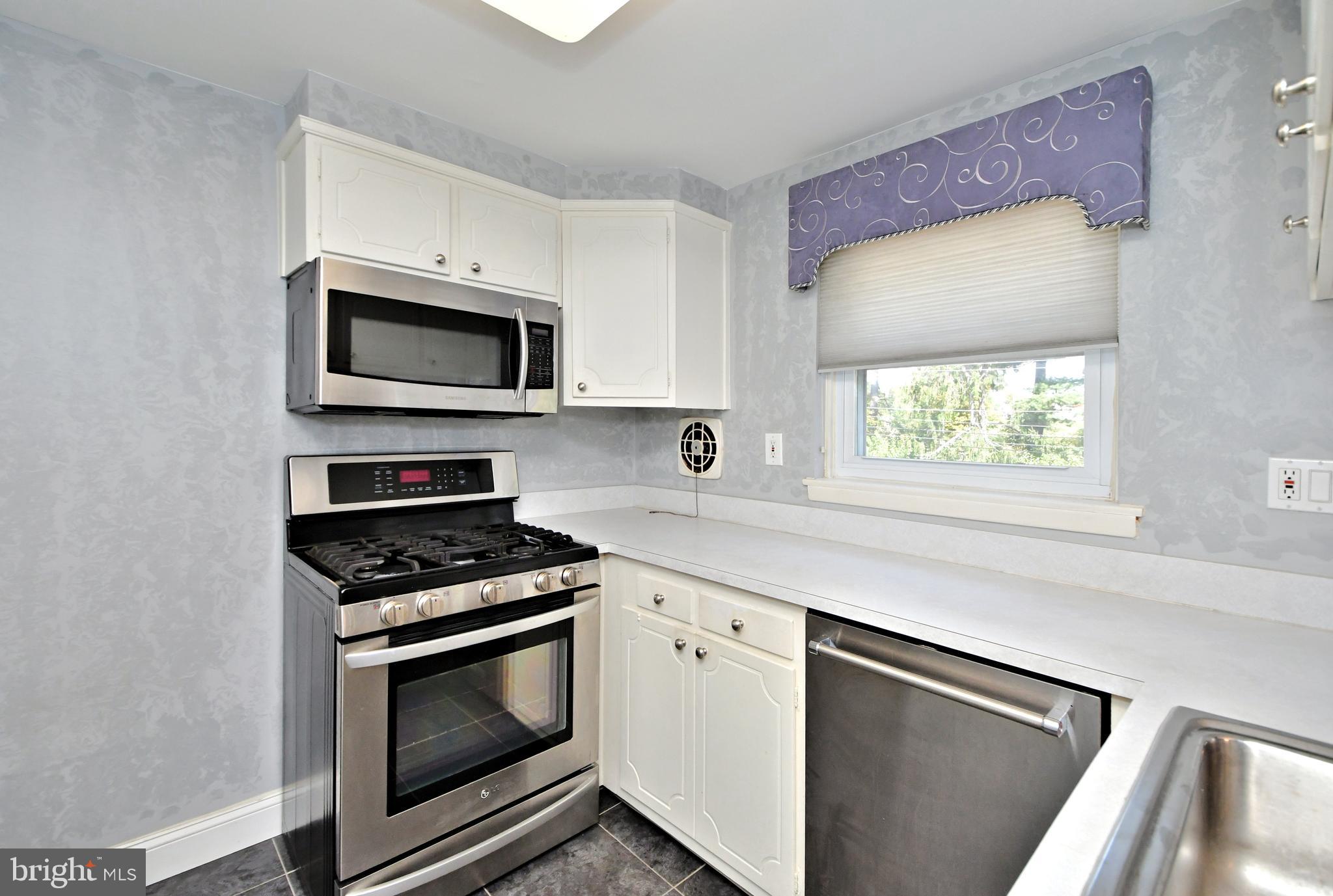 802 Susquehanna Road Philadelphia, PA 19111 - Photo 19 of 46 Gallery Image 19