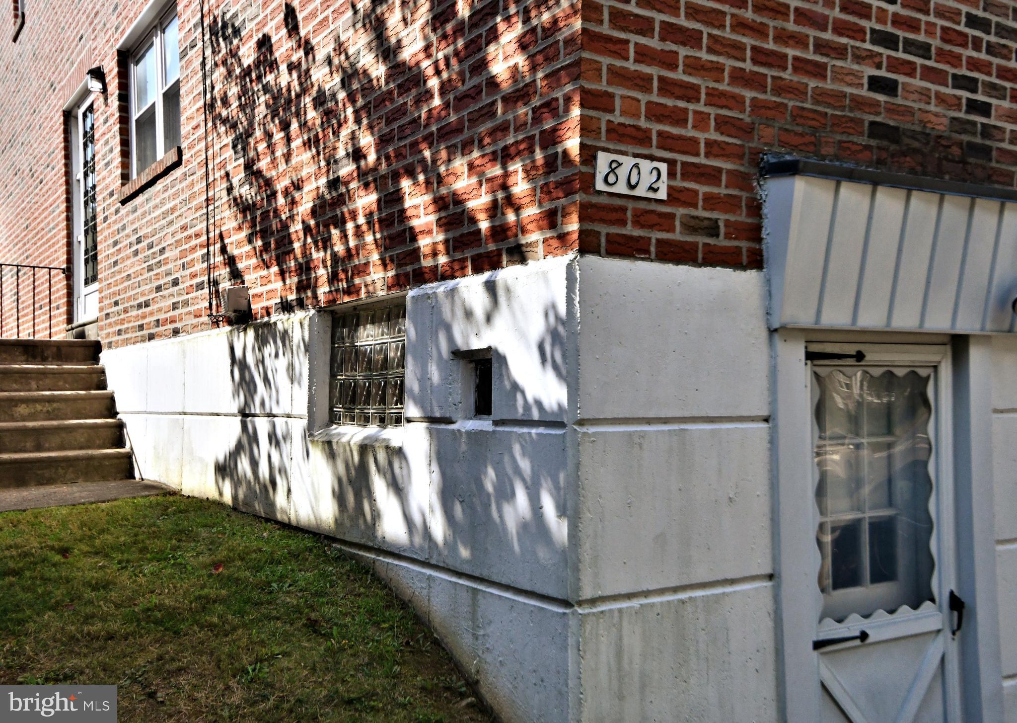 802 Susquehanna Road Philadelphia, PA 19111 - Photo 4 of 46 Door to basement from driveway