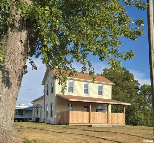 $299,900 | 16853 North Wright Road, Lewistown, IL 61542