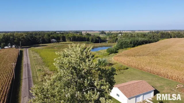 $299,900 | 16853 North Wright Road, Lewistown, IL 61542