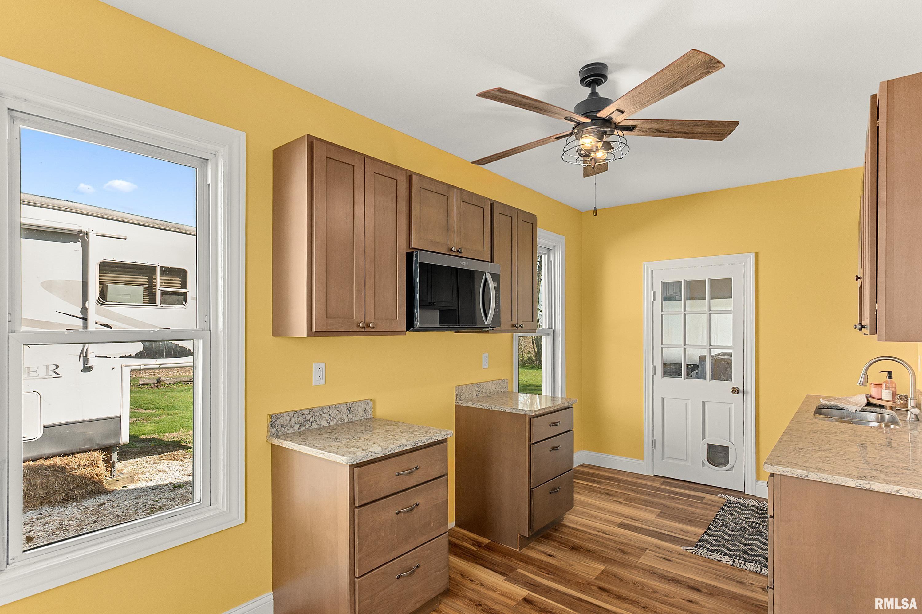 16853 North Wright Road Lewistown, IL 61542 - Photo 17 of 42