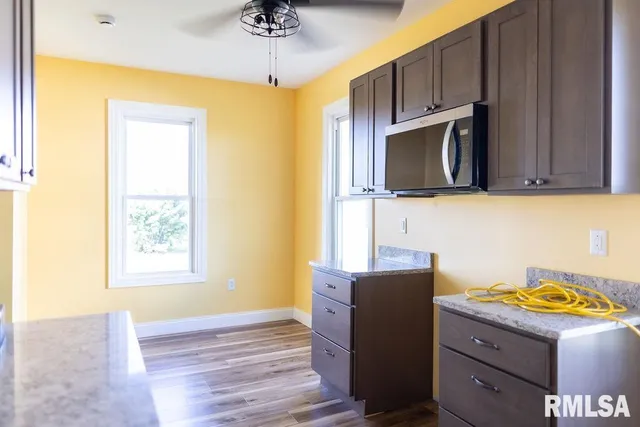 $299,900 | 16853 North Wright Road, Lewistown, IL 61542