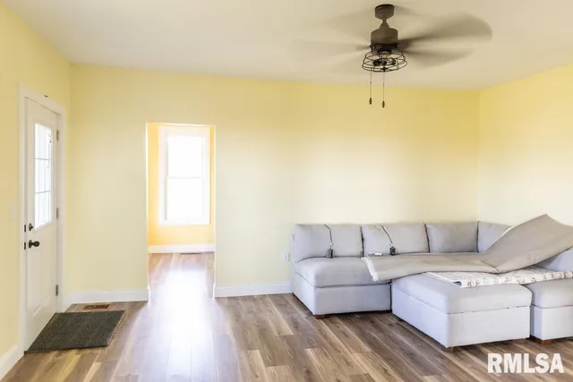 $299,900 | 16853 North Wright Road, Lewistown, IL 61542