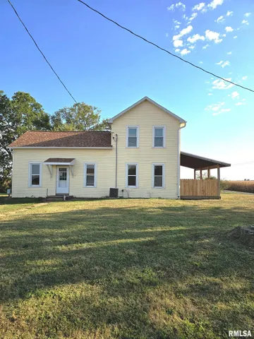 $299,900 | 16853 North Wright Road, Lewistown, IL 61542