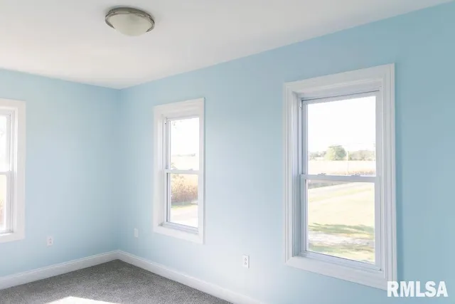 $299,900 | 16853 North Wright Road, Lewistown, IL 61542