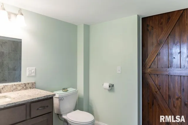 $299,900 | 16853 North Wright Road, Lewistown, IL 61542