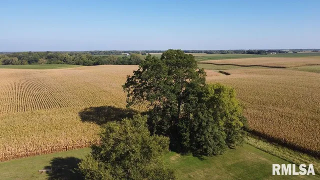 $299,900 | 16853 North Wright Road, Lewistown, IL 61542