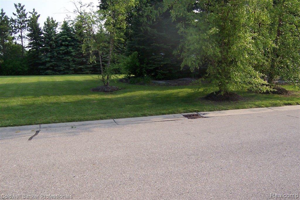 2568 Golf Crest Drive Rochester, MI 48309 - Photo 5 of 6 002.JPG