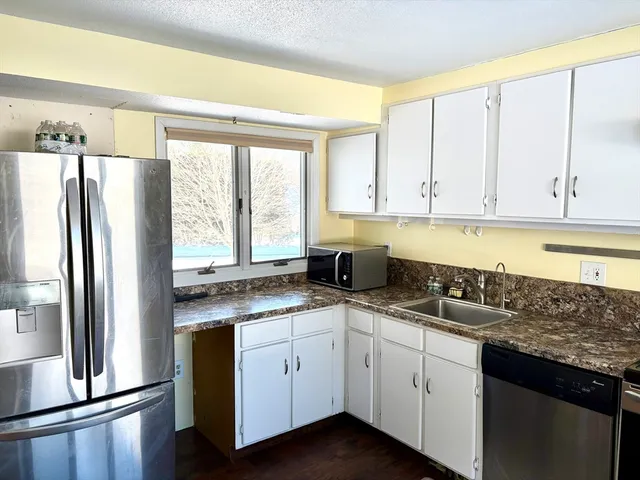 $415,000 | 1 Autumn Lane, Unit 1, Amherst, MA 01002