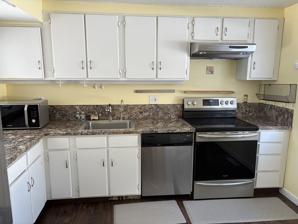 1 Autumn Lane, Unit 1 Amherst, MA 01002 - Photo 3 of 24