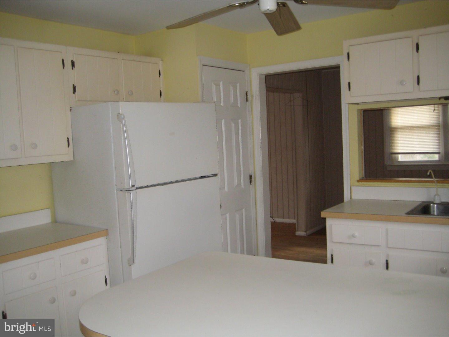31 Harvard Road Voorhees, NJ 08043 - Photo 8 of 19 Kitchen