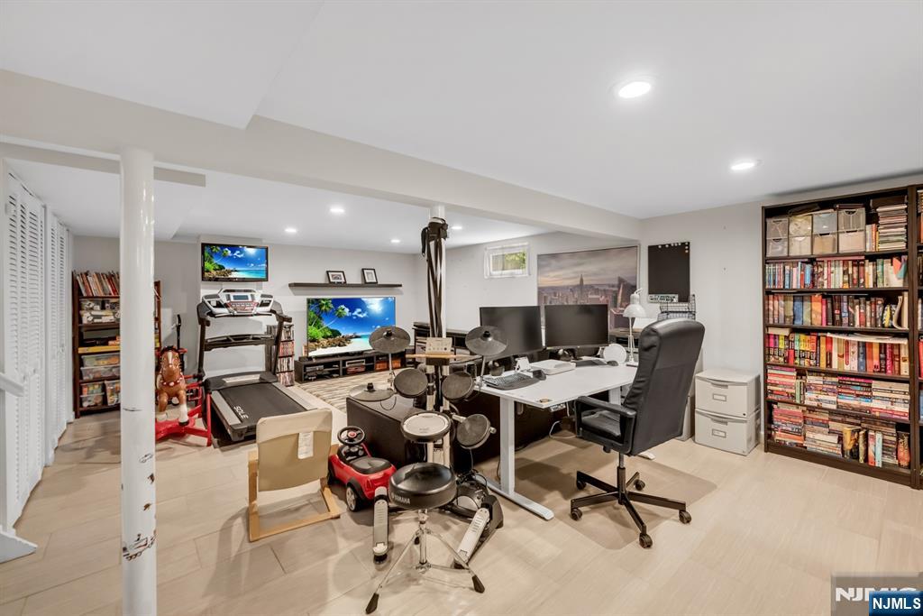 364 Knickerbocker Road Cresskill, NJ 07626 - Photo 39 of 45