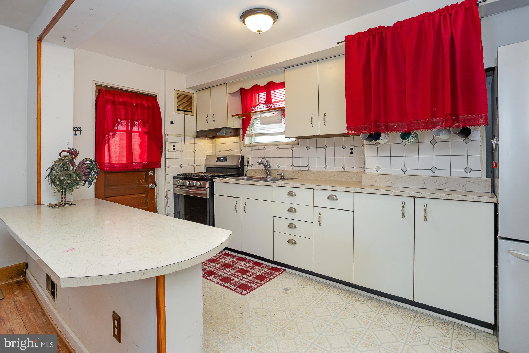 63 Kinship Road Dundalk, MD 21222 - Photo 6 of 16 Kitchen