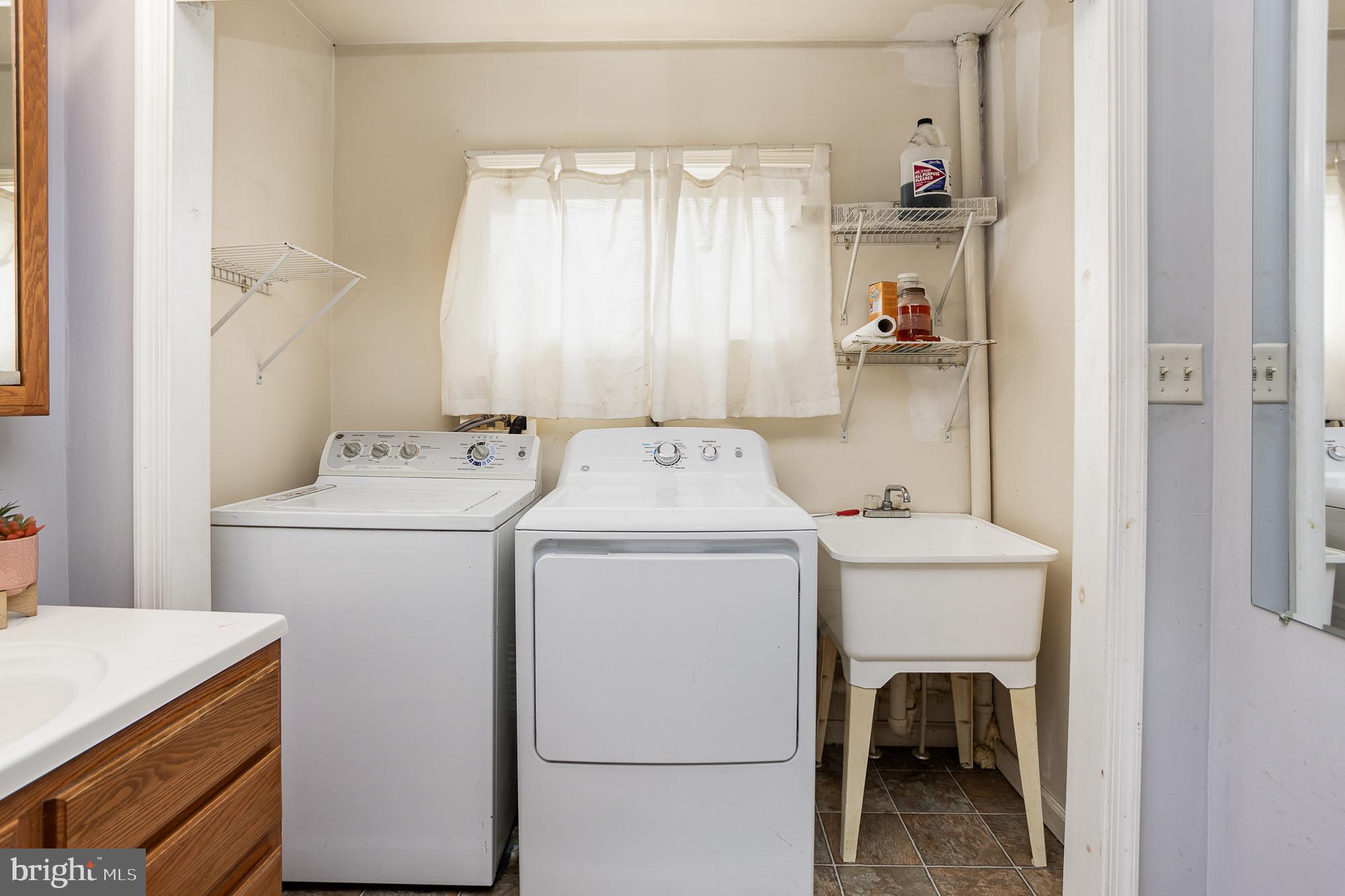 63 Kinship Road Dundalk, MD 21222 - Photo 10 of 16 Main level laundry