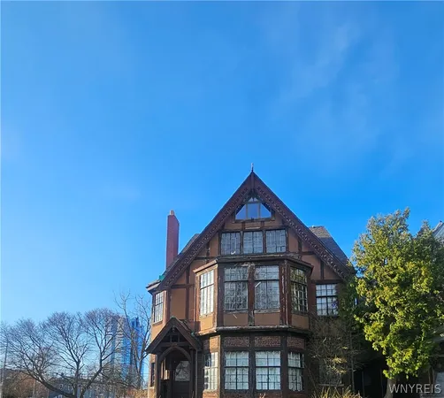 $1,200 | 714 Buffalo Avenue, Unit 3, Niagara Falls, NY 14303