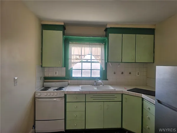 $1,200 | 714 Buffalo Avenue, Unit 3, Niagara Falls, NY 14303