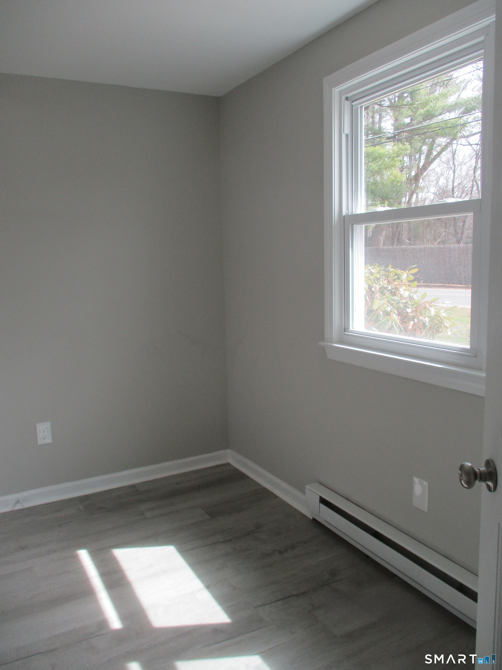 62 Rice Road East Windsor, CT 06016 - Photo 10 of 14 an empty room with a window