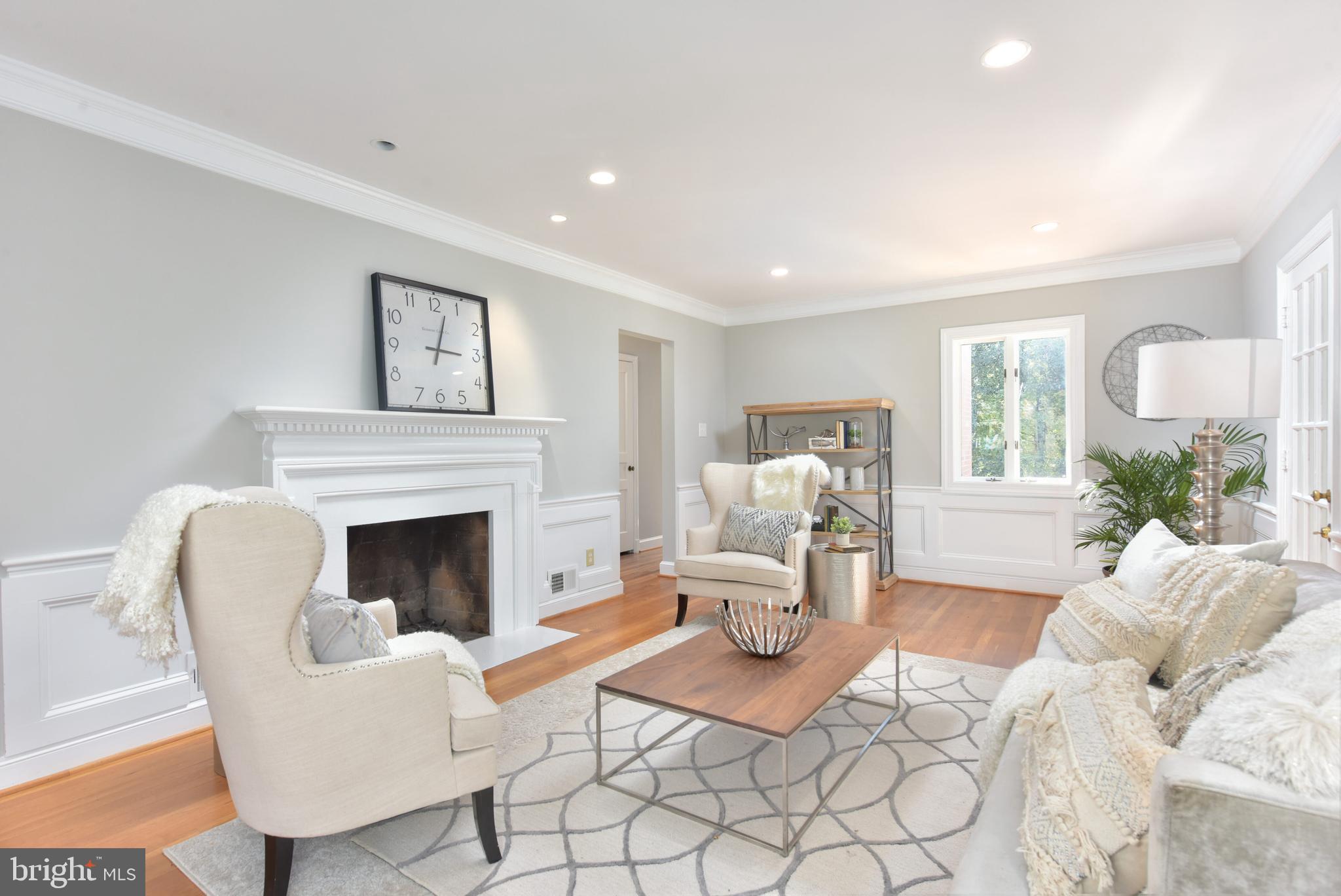 2016 Scroggins Road Alexandria, VA 22302 - Photo 2 of 41 Living Room