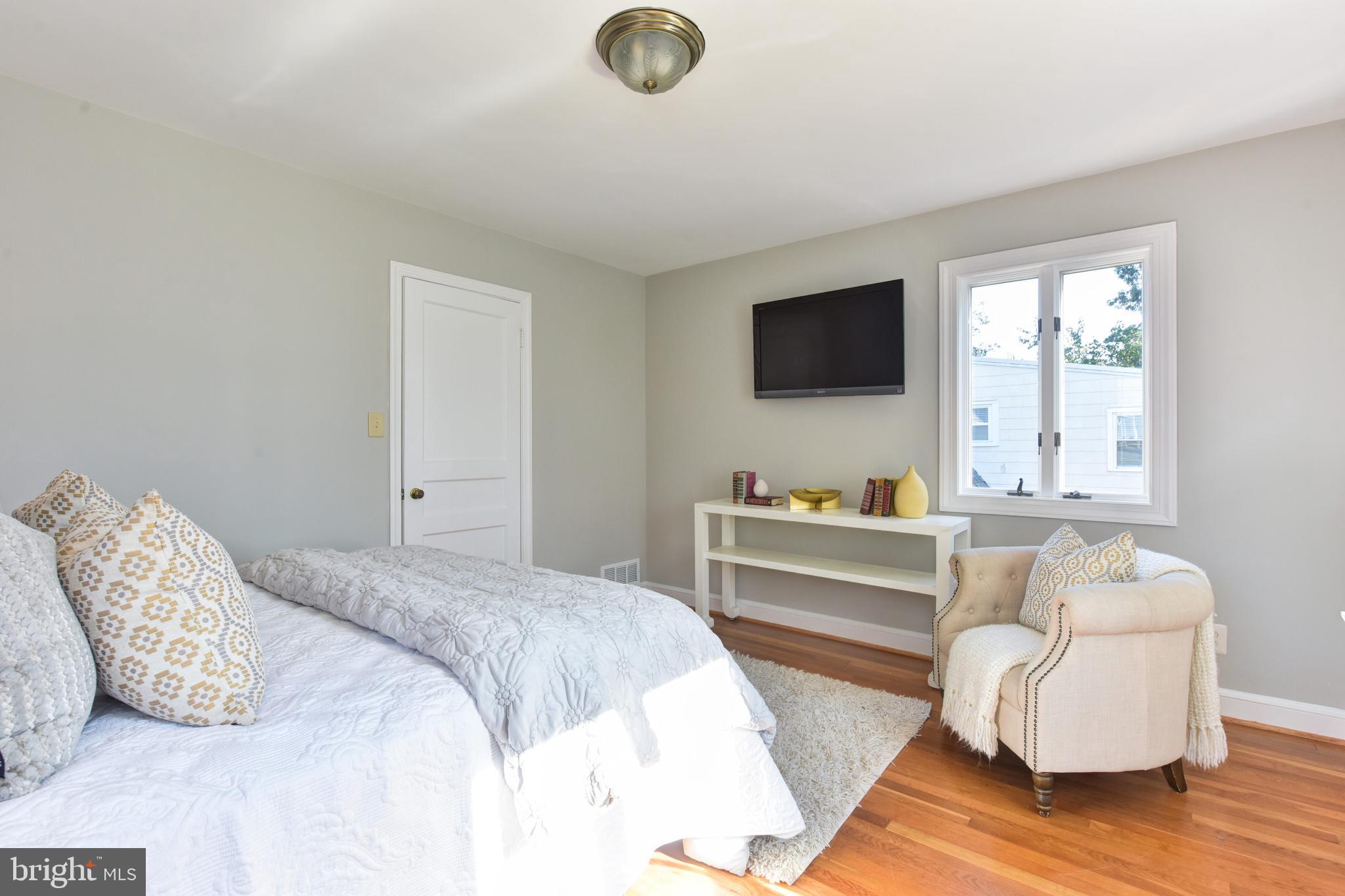 2016 Scroggins Road Alexandria, VA 22302 - Photo 18 of 41 Bedroom