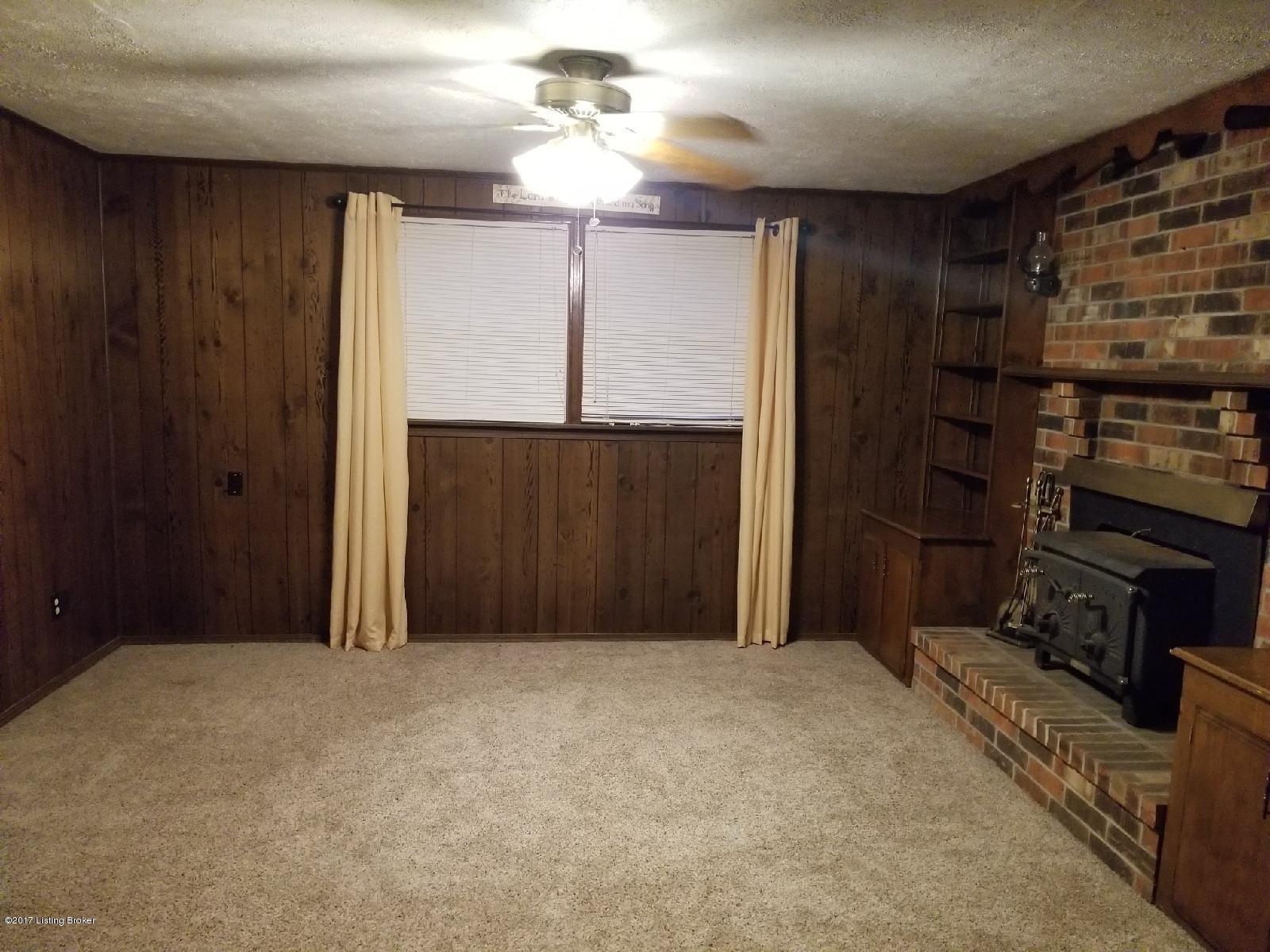 6502 Mandeville Road Louisville, KY 40228 - Photo 17 of 19 family room