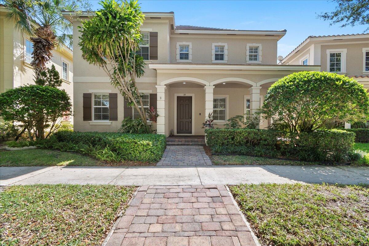 118 Wicklow Lane Jupiter, FL 33458 - Photo 1 of 2 front view of a house