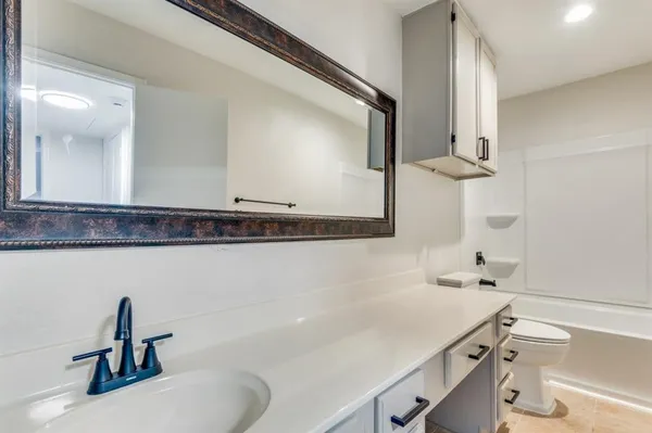 $184,500 | 2321 Torrington Drive, Unit D, Arlington, TX 76012