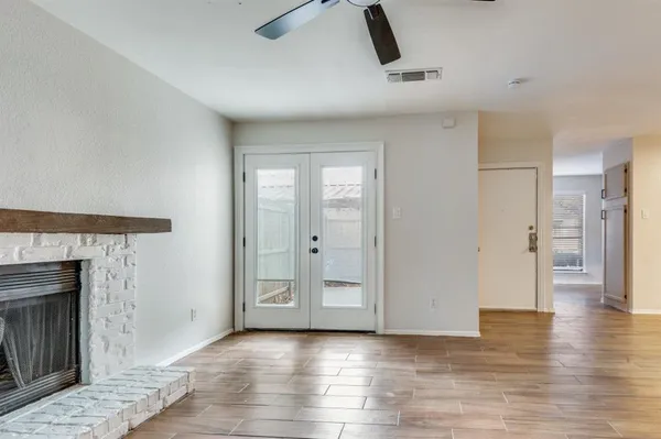 $184,500 | 2321 Torrington Drive, Unit D, Arlington, TX 76012