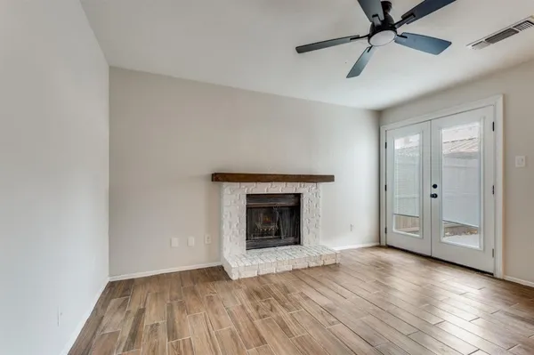 $184,500 | 2321 Torrington Drive, Unit D, Arlington, TX 76012