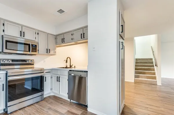 $178,900 | 2321 Torrington Drive, Unit D, Arlington, TX 76012