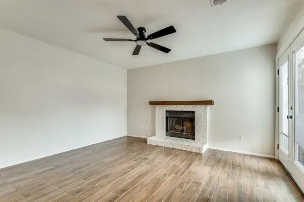 $184,500 | 2321 Torrington Drive, Unit D, Arlington, TX 76012