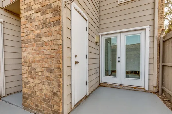 $178,900 | 2321 Torrington Drive, Unit D, Arlington, TX 76012