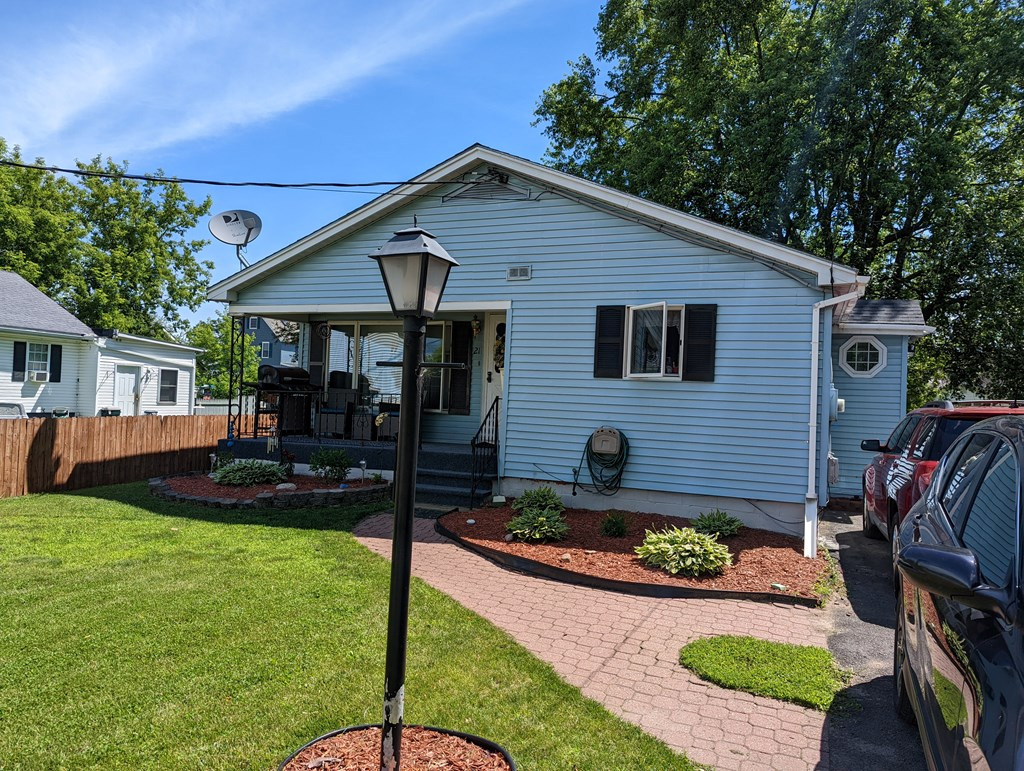 21 Riverside Avenue Plattsburgh, NY 12901 - Photo 2 of 28 Gallery Image 2